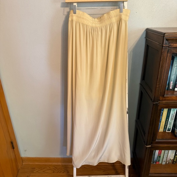 St. John Beige Chiffon Sport Drawstring Pull On Maxi Skirt Size L - Picture 4 of 12